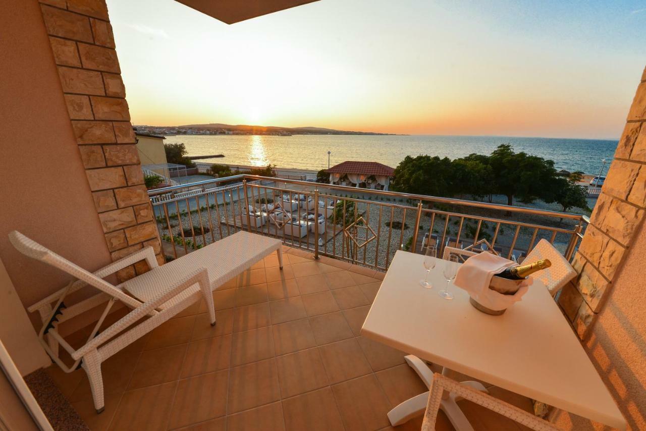 Sunset Deluxe Apartments Vir Pokoj fotografie